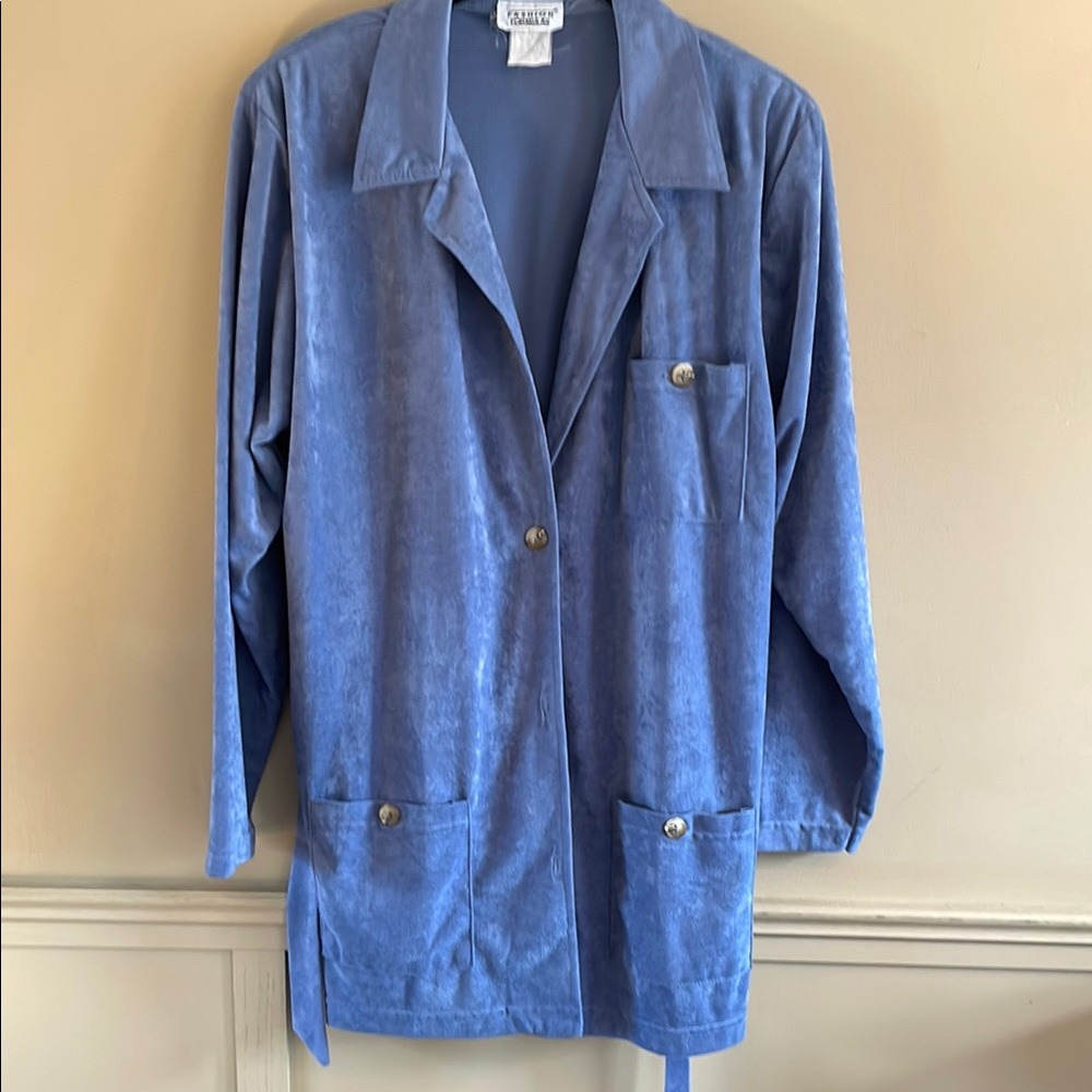 Pretty blue tunic top. Size medium